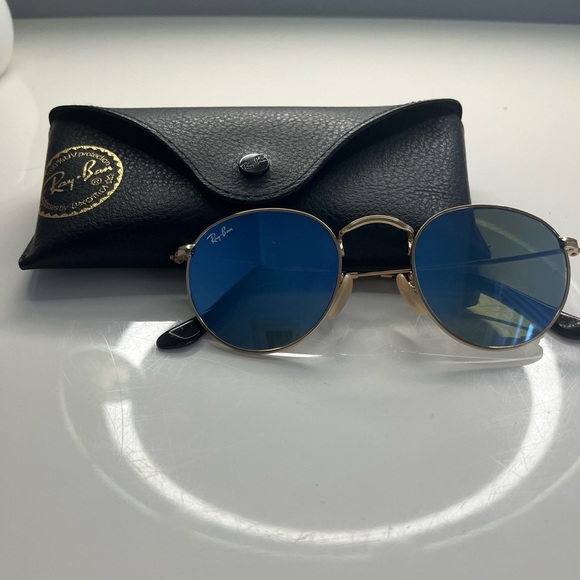 Womens blue lenses rounded Ray Bans originally $270 - Picture 2 of 2